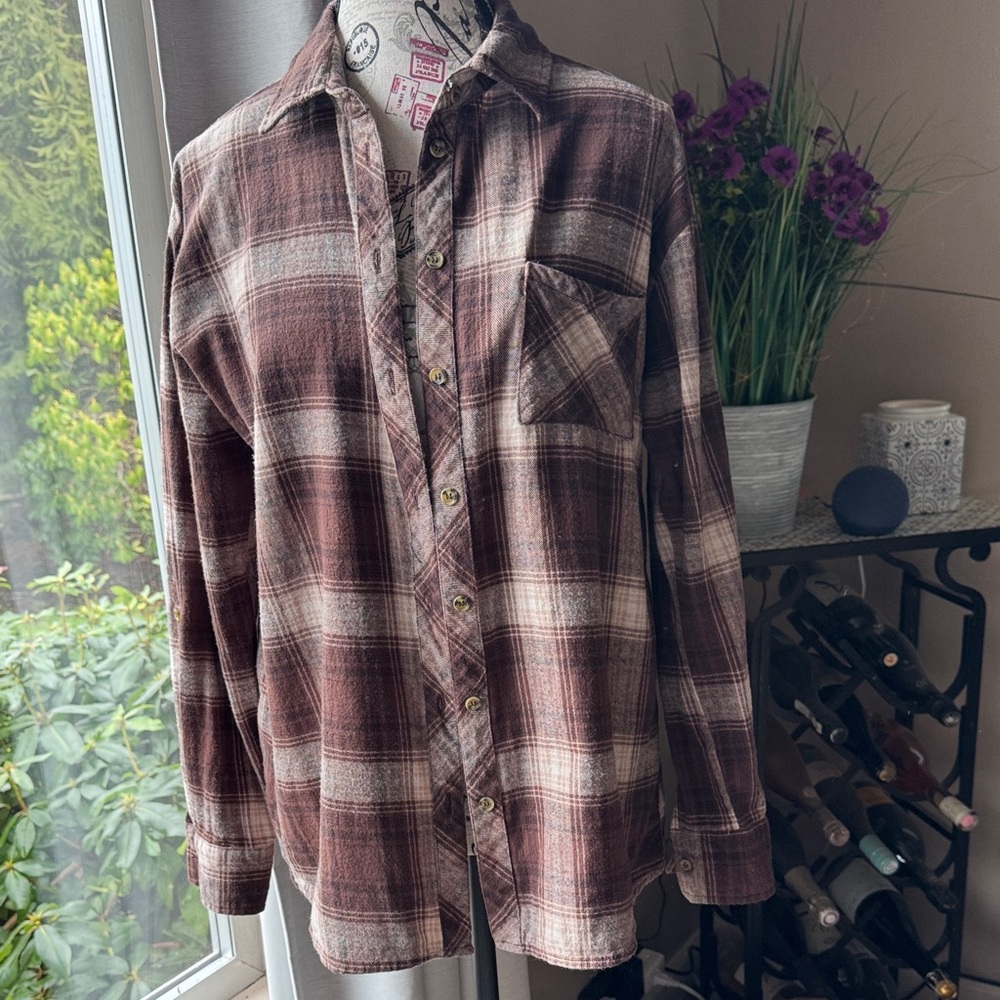 Justify Women's Brown & Cream Plaid Button-Down Shirt Size M